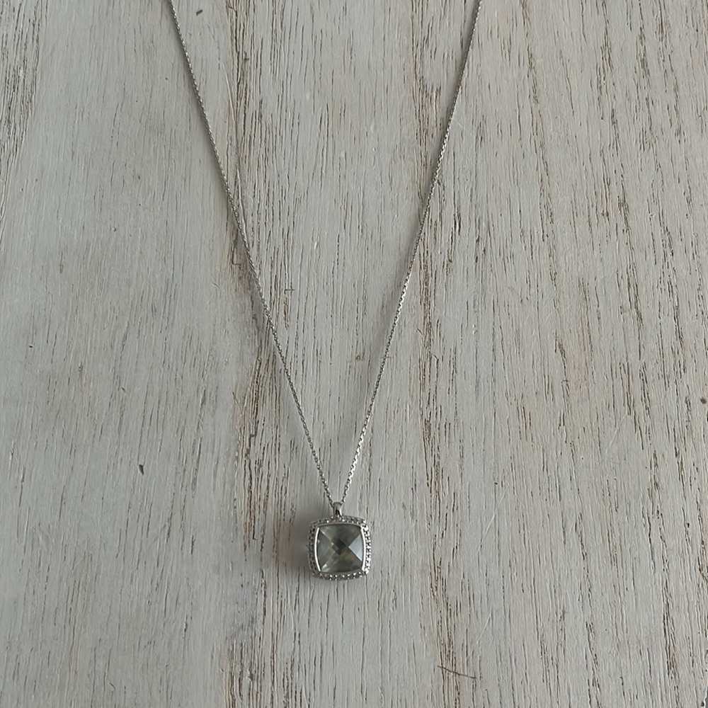 14kt white gold necklace